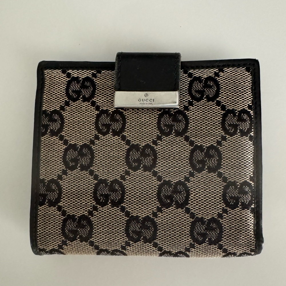 🔥🔥Gucci 🔥🔥 vintage GG monogram compact snap wallet